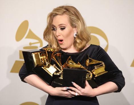 Adele recibió seis Grammy en total